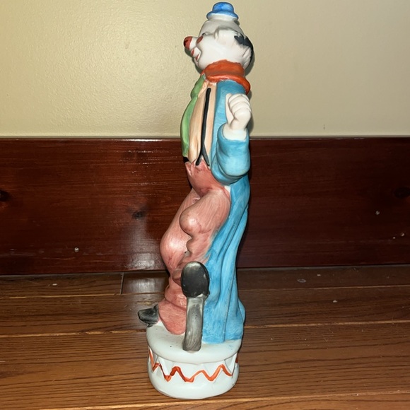 Circus clown ceramic 10” tall - Picture 5 of 10